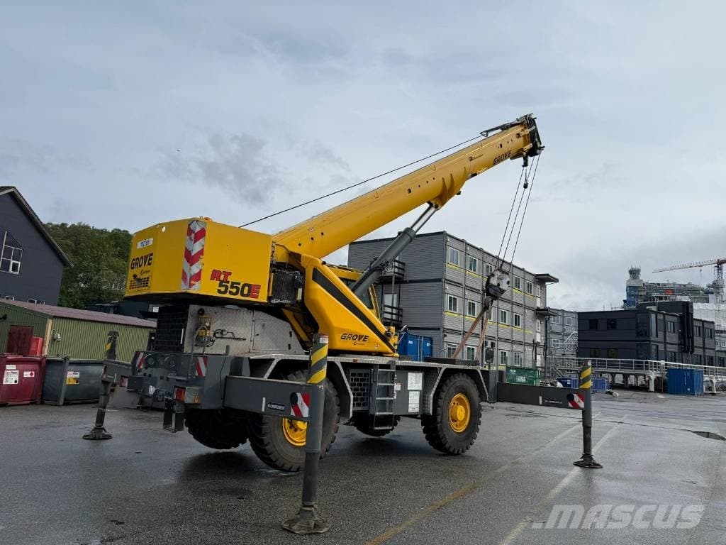 Grove RT 550 E